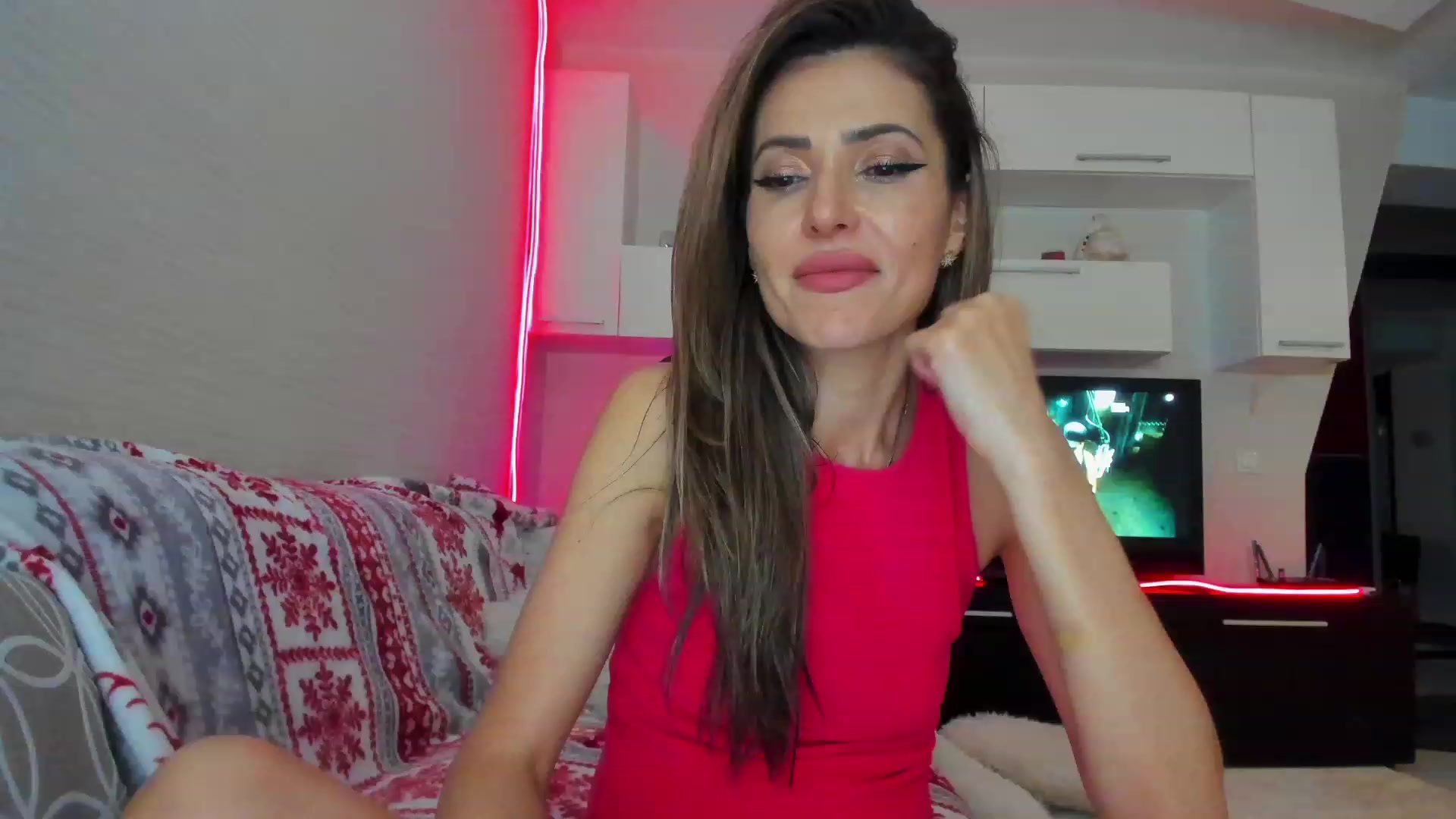 Gallery image thumbnail from SmileyTinaa's myfreecams stream on, 04/26/2023, 05:06 image 11 of 20
