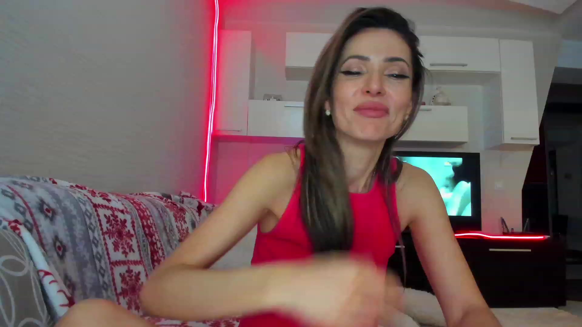Gallery image thumbnail from SmileyTinaa's myfreecams stream on, 04/26/2023, 05:06 image 16 of 20