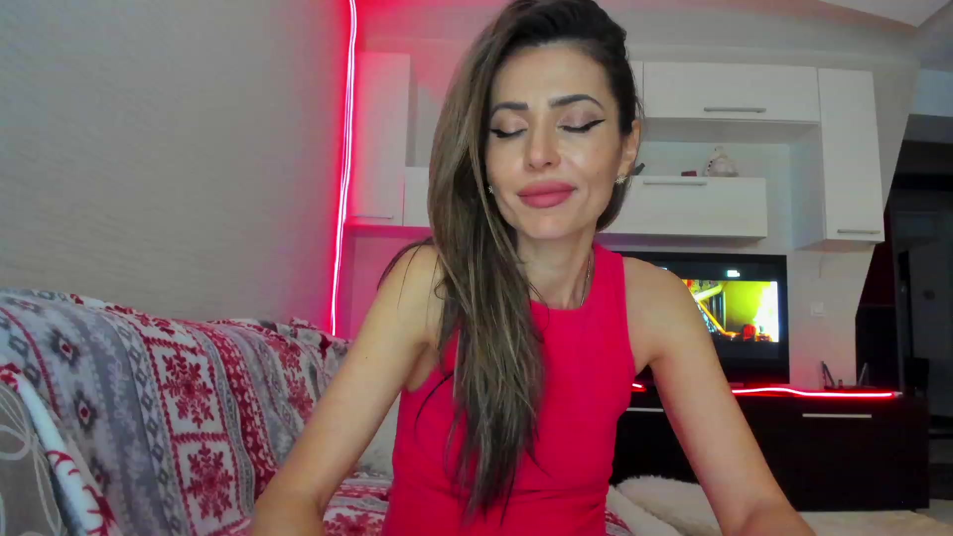 Gallery image thumbnail from SmileyTinaa's myfreecams stream on, 04/26/2023, 05:06 image 8 of 20