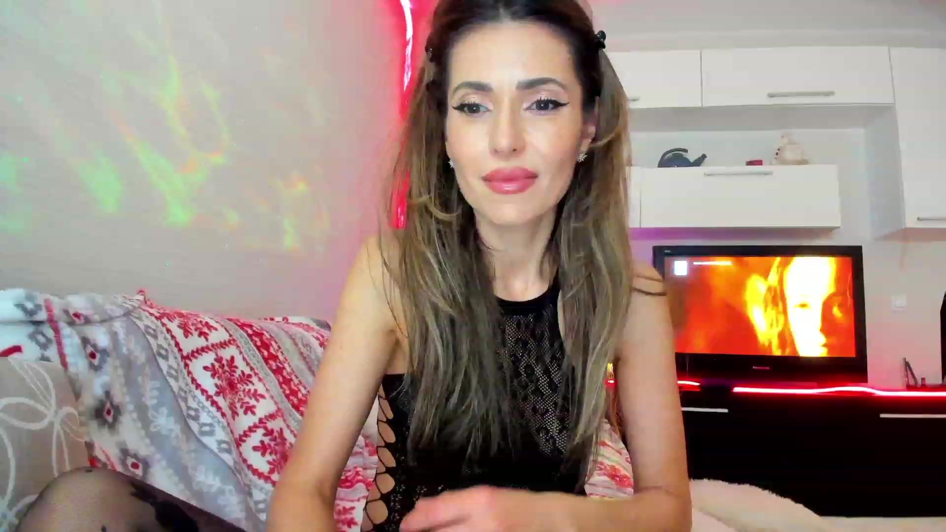 Gallery image thumbnail from SmileyTinaa's myfreecams stream on, 04/27/2023, 24:47 image 5 of 20