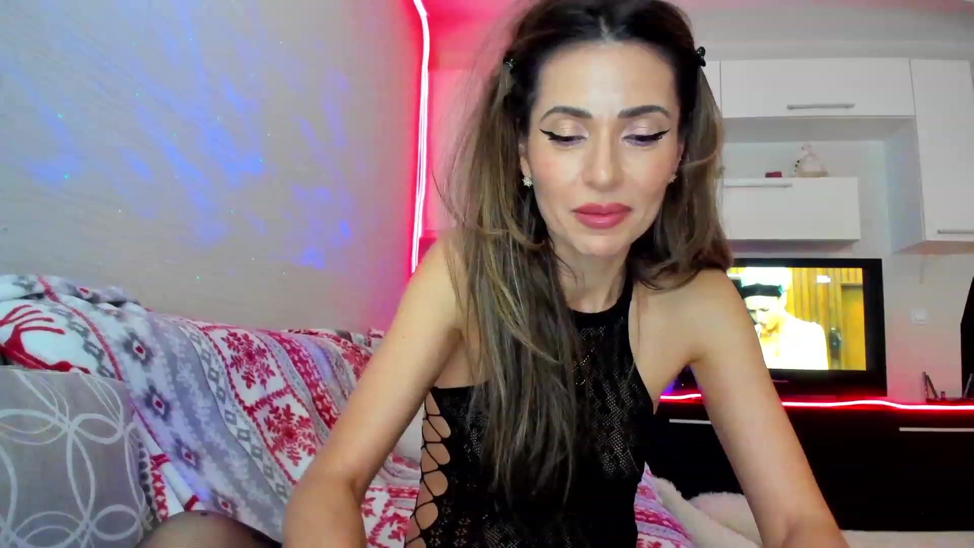 Gallery image thumbnail from SmileyTinaa's myfreecams stream on, 04/27/2023, 24:47 image 3 of 20