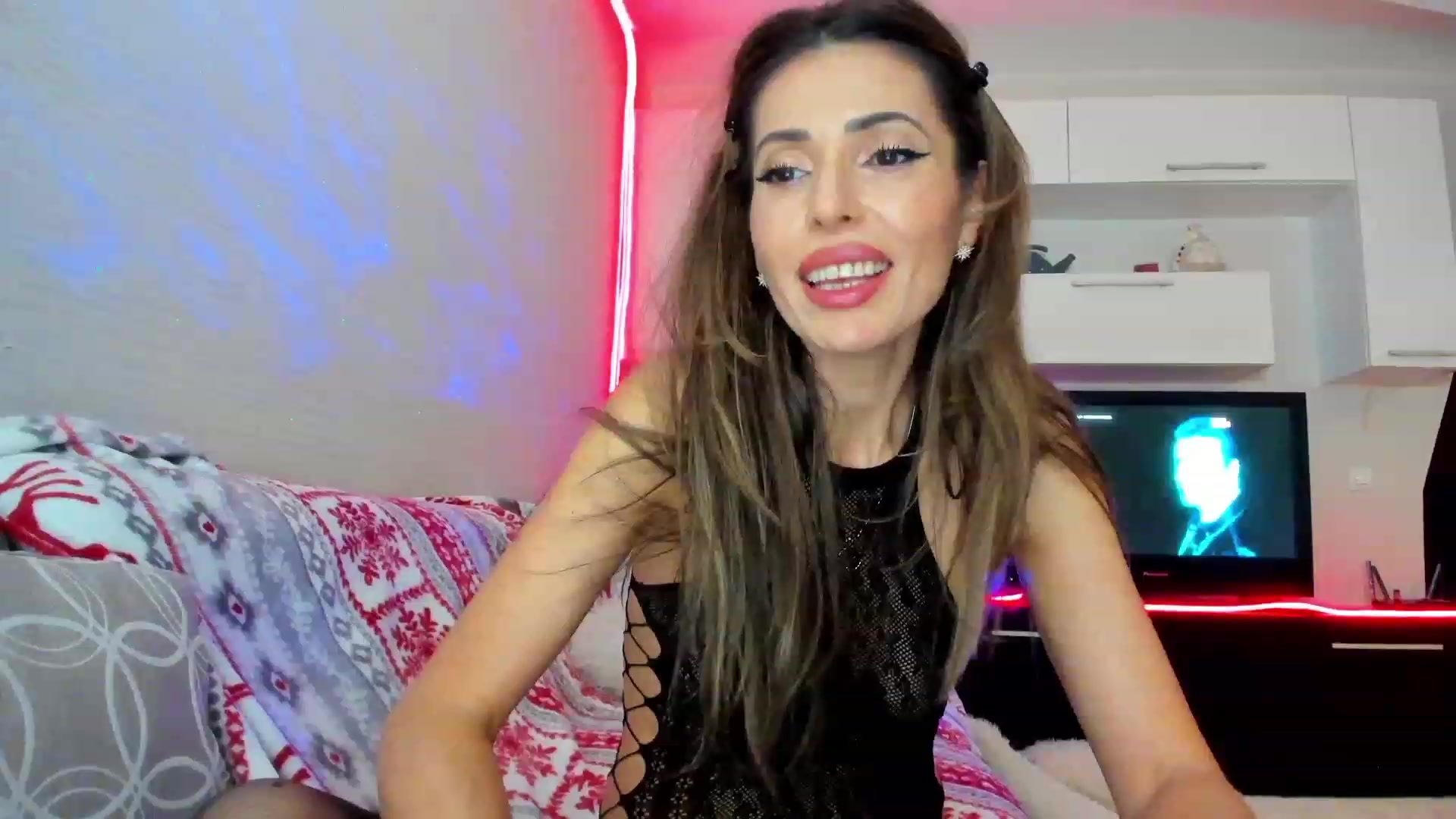 Gallery image thumbnail from SmileyTinaa's myfreecams stream on, 04/27/2023, 24:47 image 2 of 20