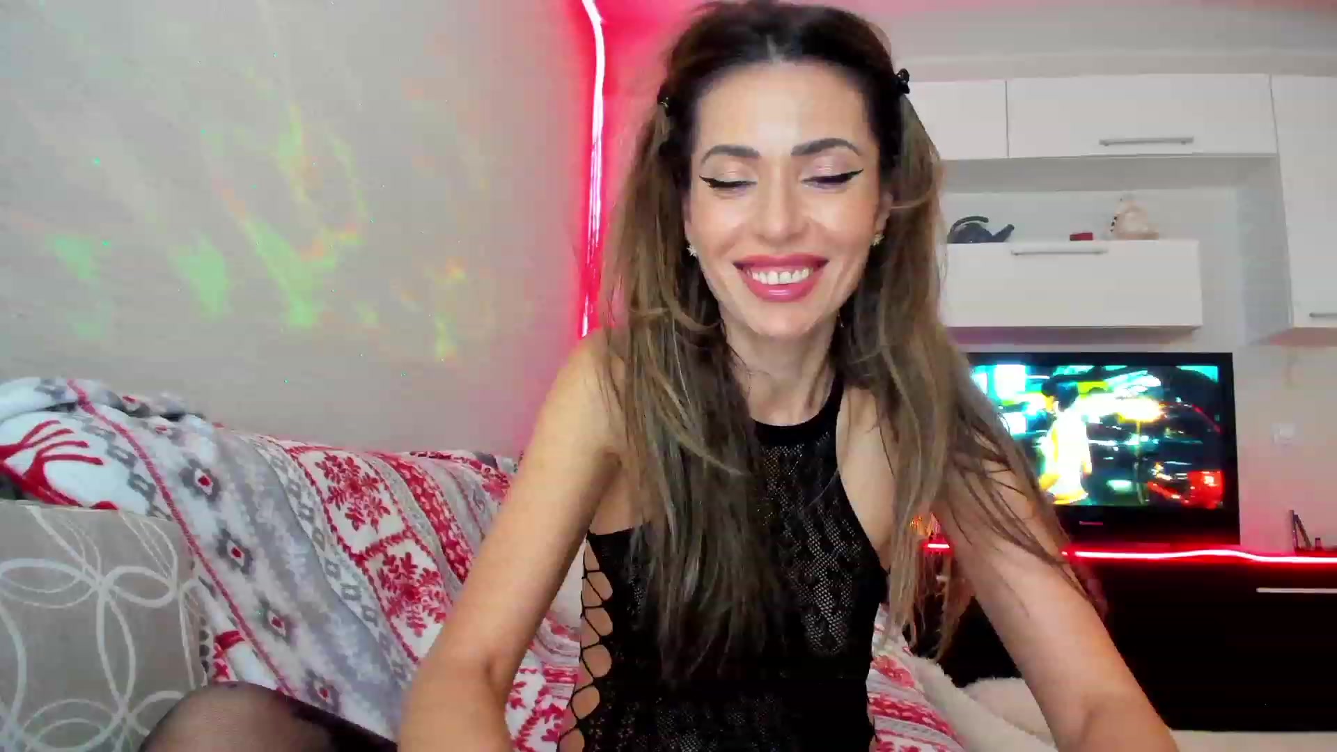 Gallery image thumbnail from SmileyTinaa's myfreecams stream on, 04/27/2023, 24:47 image 4 of 20