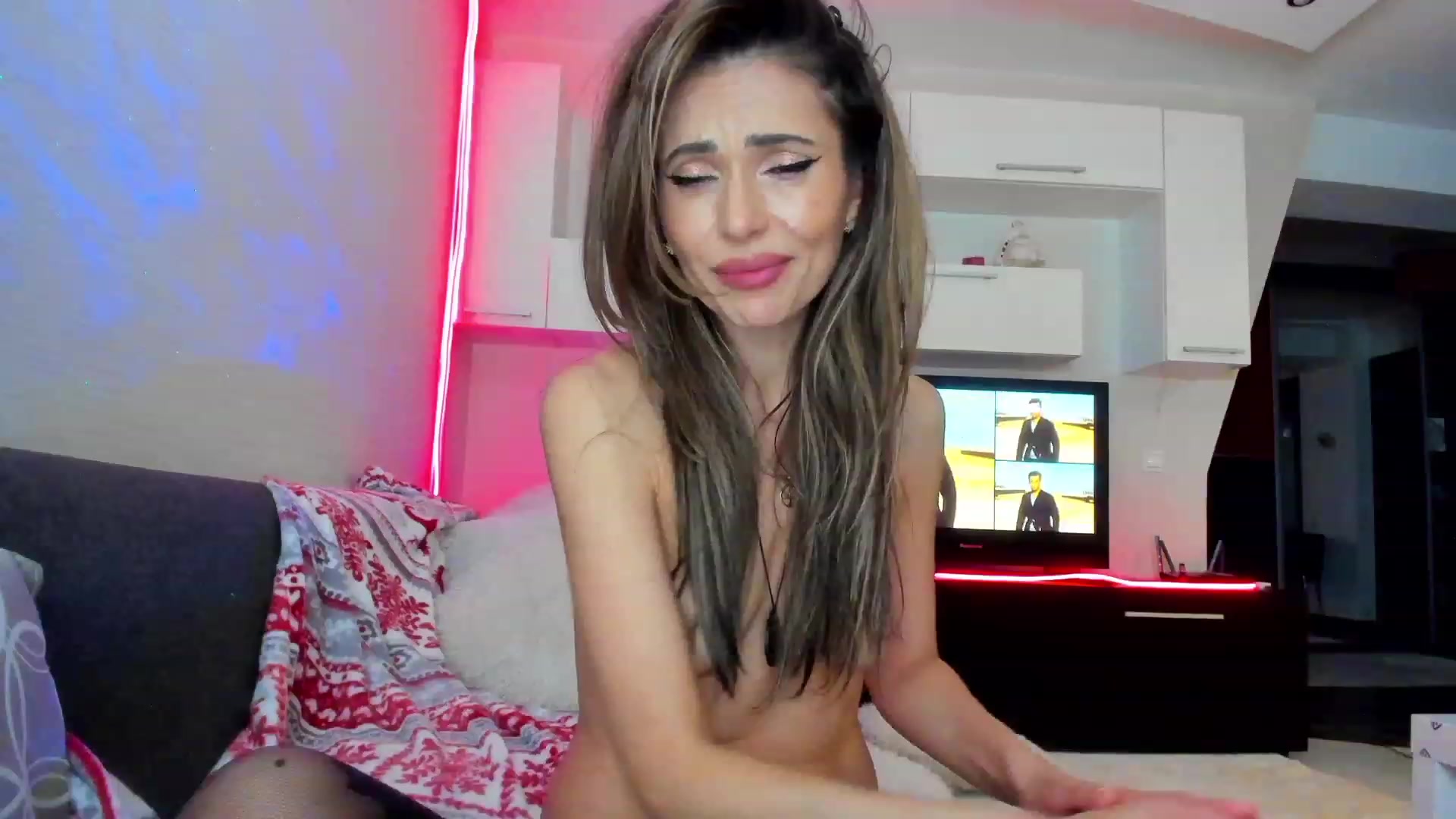 Gallery image thumbnail from SmileyTinaa's myfreecams stream on, 04/27/2023, 24:47 image 12 of 20