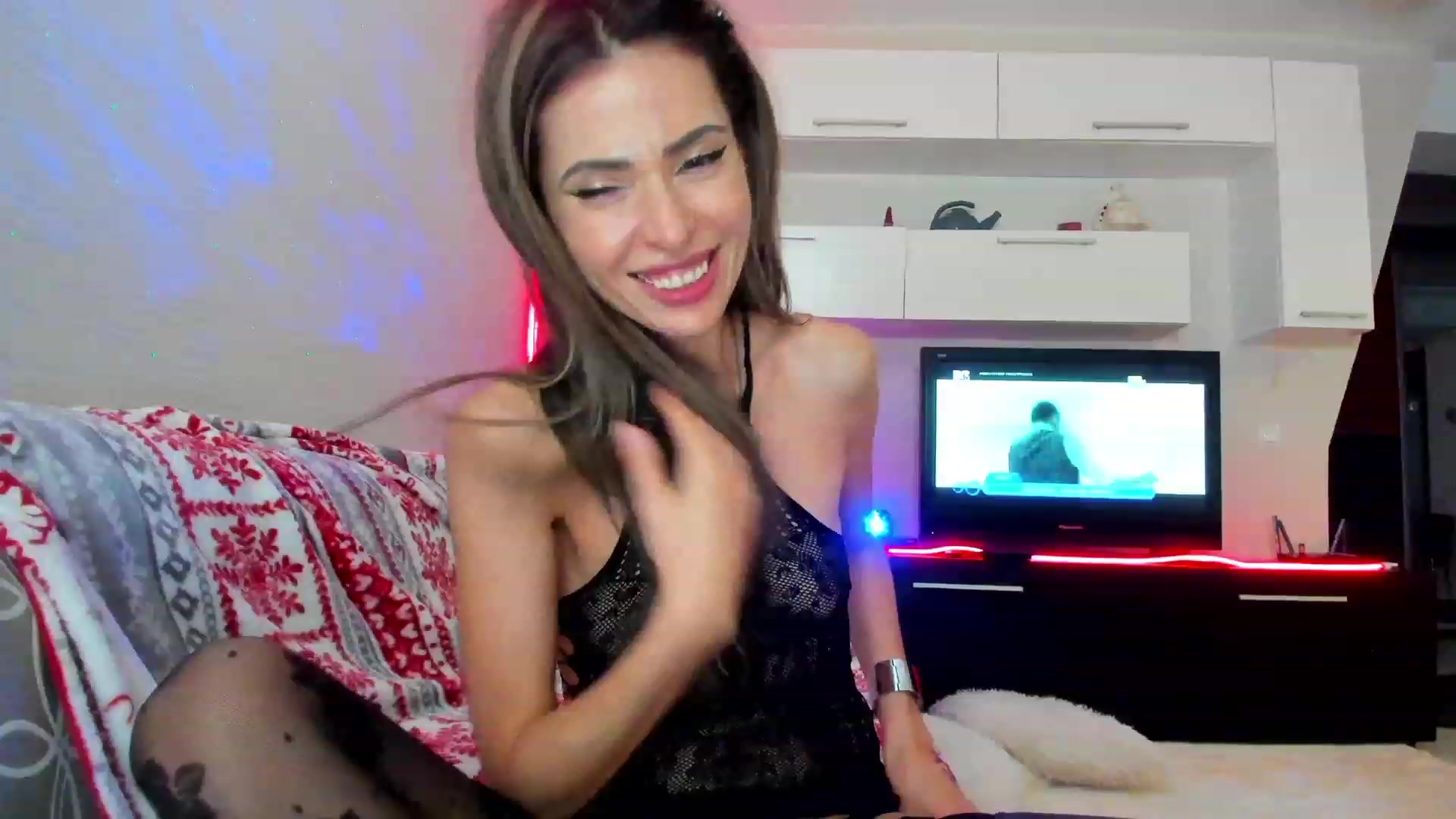Gallery image thumbnail from SmileyTinaa's myfreecams stream on, 04/27/2023, 03:45 image 17 of 20