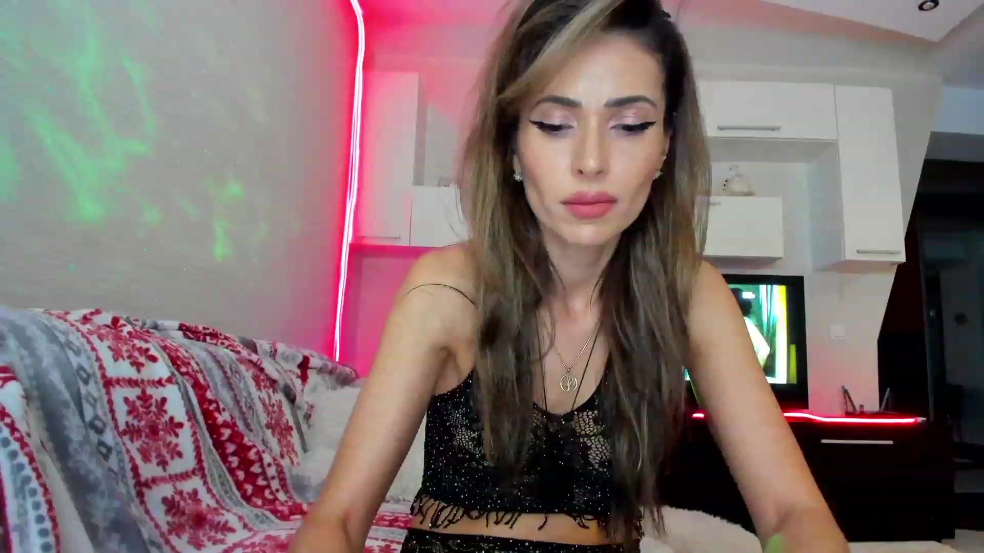 Gallery image thumbnail from SmileyTinaa's myfreecams stream on, 04/27/2023, 23:13 image 1 of 20