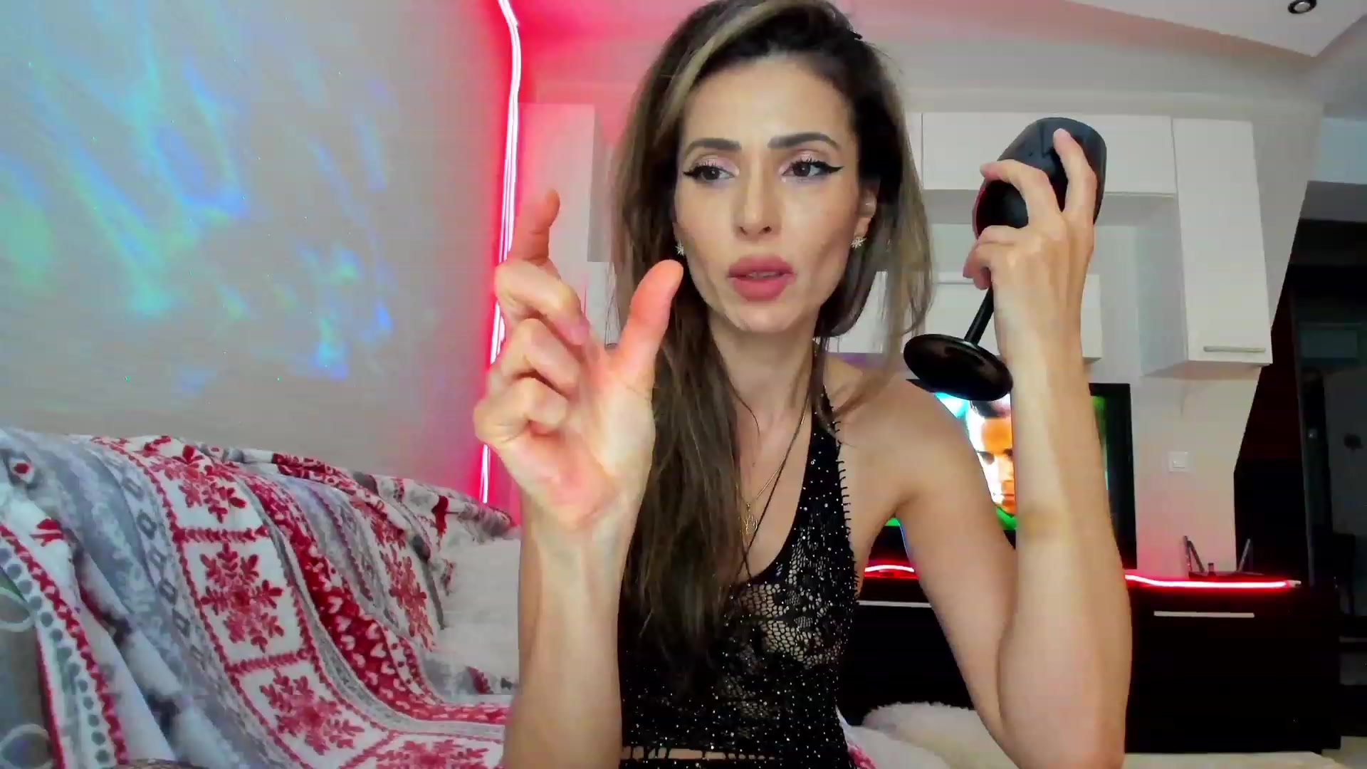 Gallery image thumbnail from SmileyTinaa's myfreecams stream on, 04/27/2023, 23:13 image 9 of 20