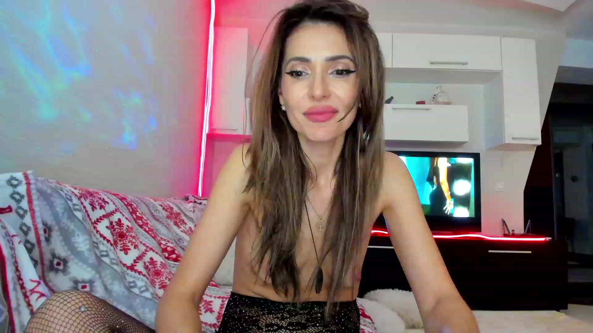 Gallery image thumbnail from SmileyTinaa's myfreecams stream on, 04/28/2023, 03:36 image 15 of 20