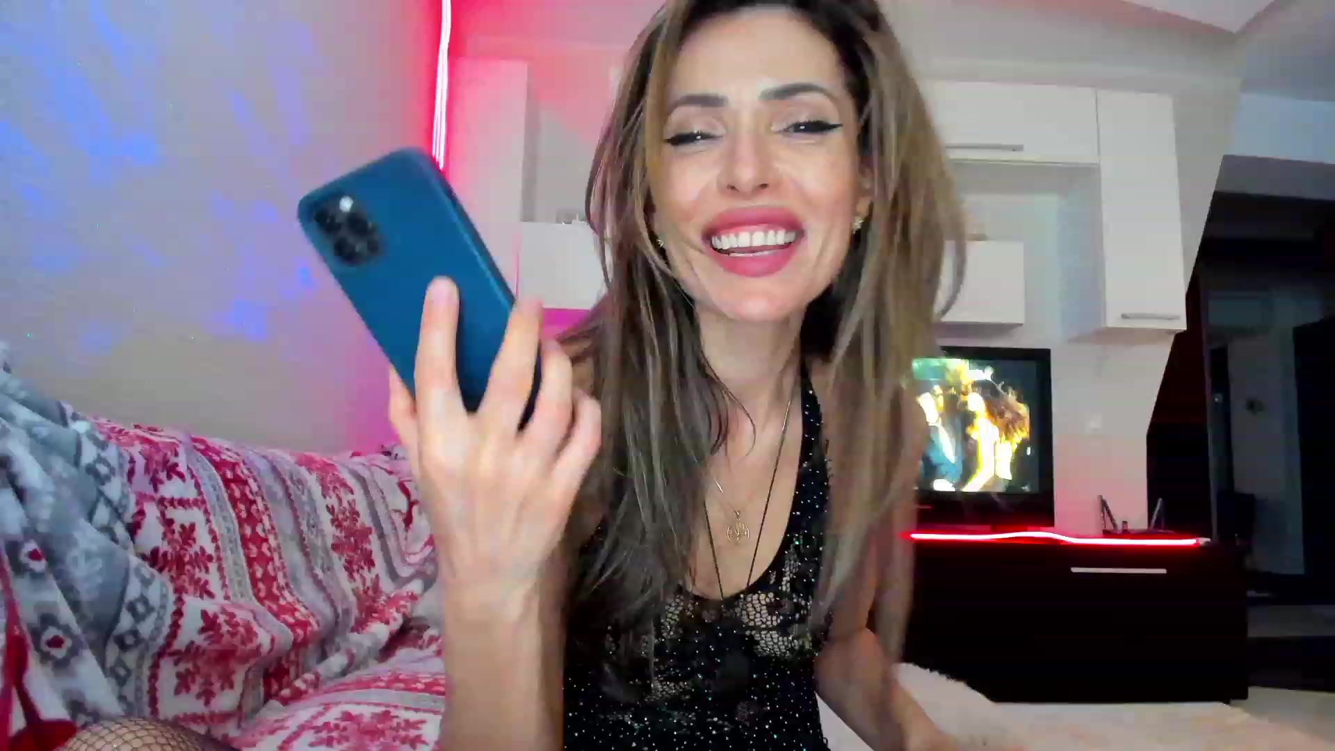 Gallery image thumbnail from SmileyTinaa's myfreecams stream on, 04/28/2023, 03:36 image 18 of 20
