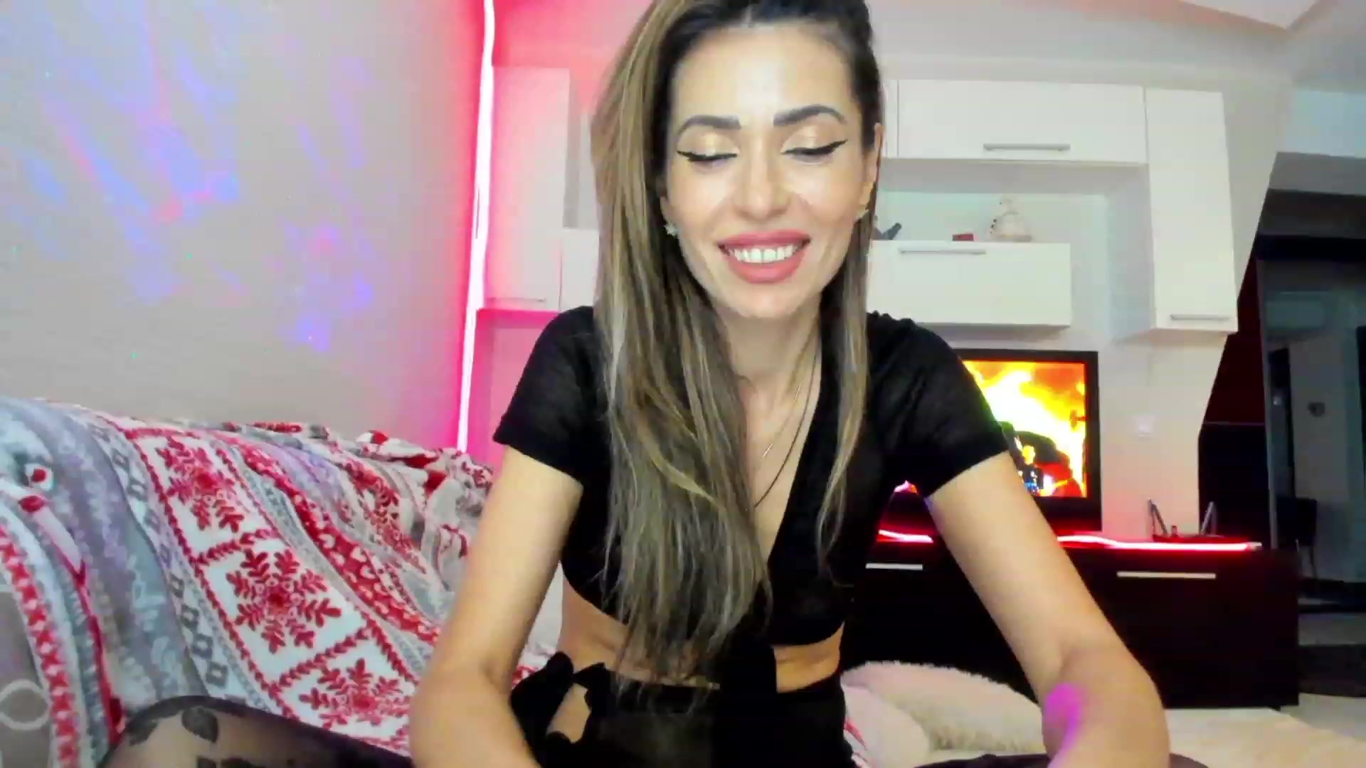 Gallery image thumbnail from SmileyTinaa's myfreecams stream on, 04/28/2023, 23:37 image 10 of 20