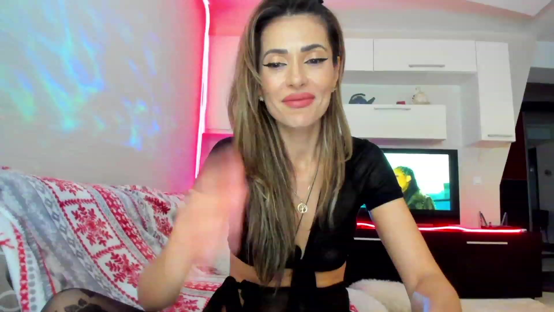 Gallery image thumbnail from SmileyTinaa's myfreecams stream on, 04/28/2023, 23:37 image 5 of 20