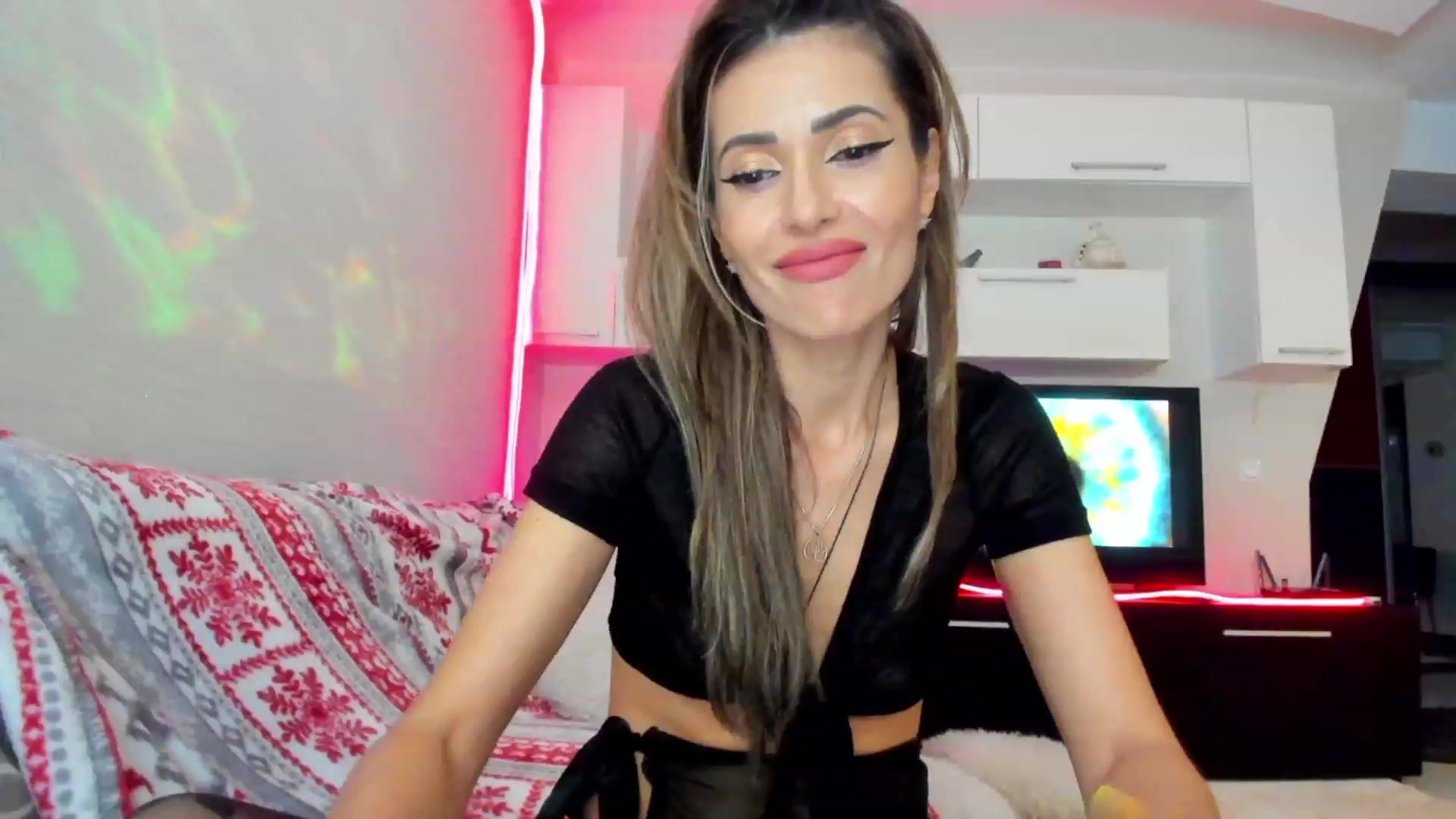 Gallery image thumbnail from SmileyTinaa's myfreecams stream on, 04/28/2023, 23:37 image 2 of 20