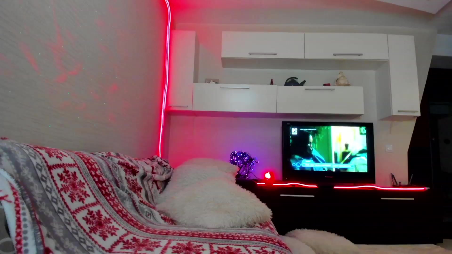 Gallery image thumbnail from SmileyTinaa's myfreecams stream on, 04/28/2023, 23:37 image 6 of 20