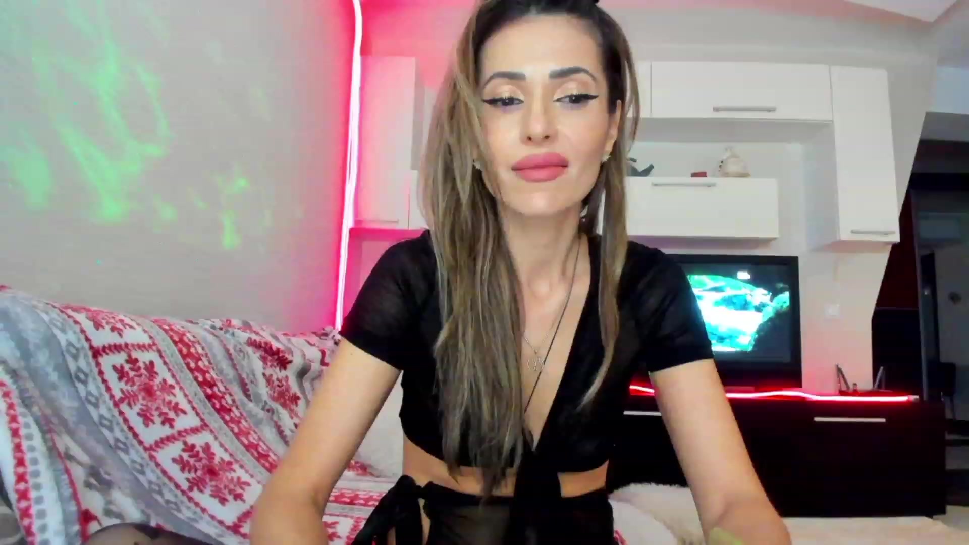 Gallery image thumbnail from SmileyTinaa's myfreecams stream on, 04/28/2023, 23:37 image 1 of 20