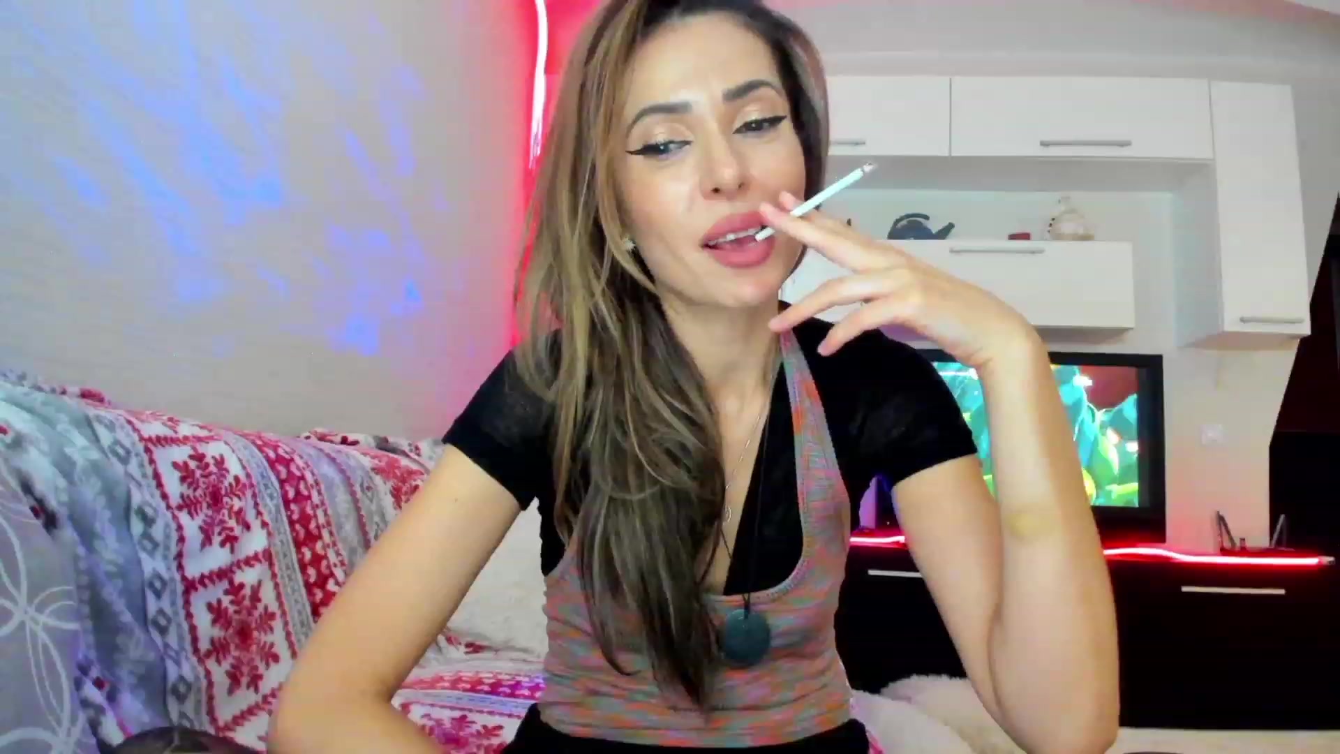 Gallery image thumbnail from SmileyTinaa's myfreecams stream on, 04/29/2023, 02:56 image 4 of 20