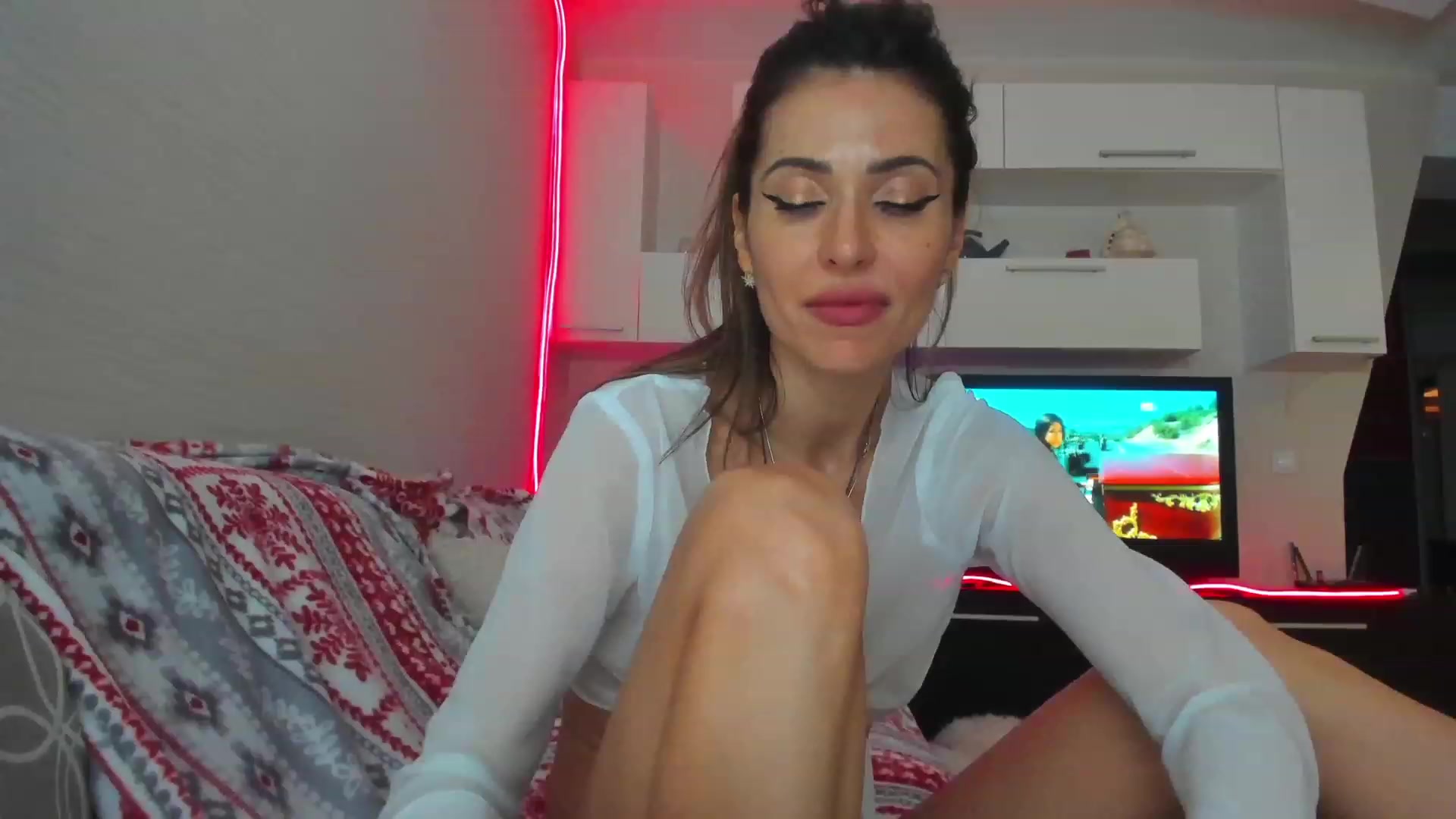 Gallery image thumbnail from SmileyTinaa's myfreecams stream on, 04/29/2023, 07:16 image 15 of 20