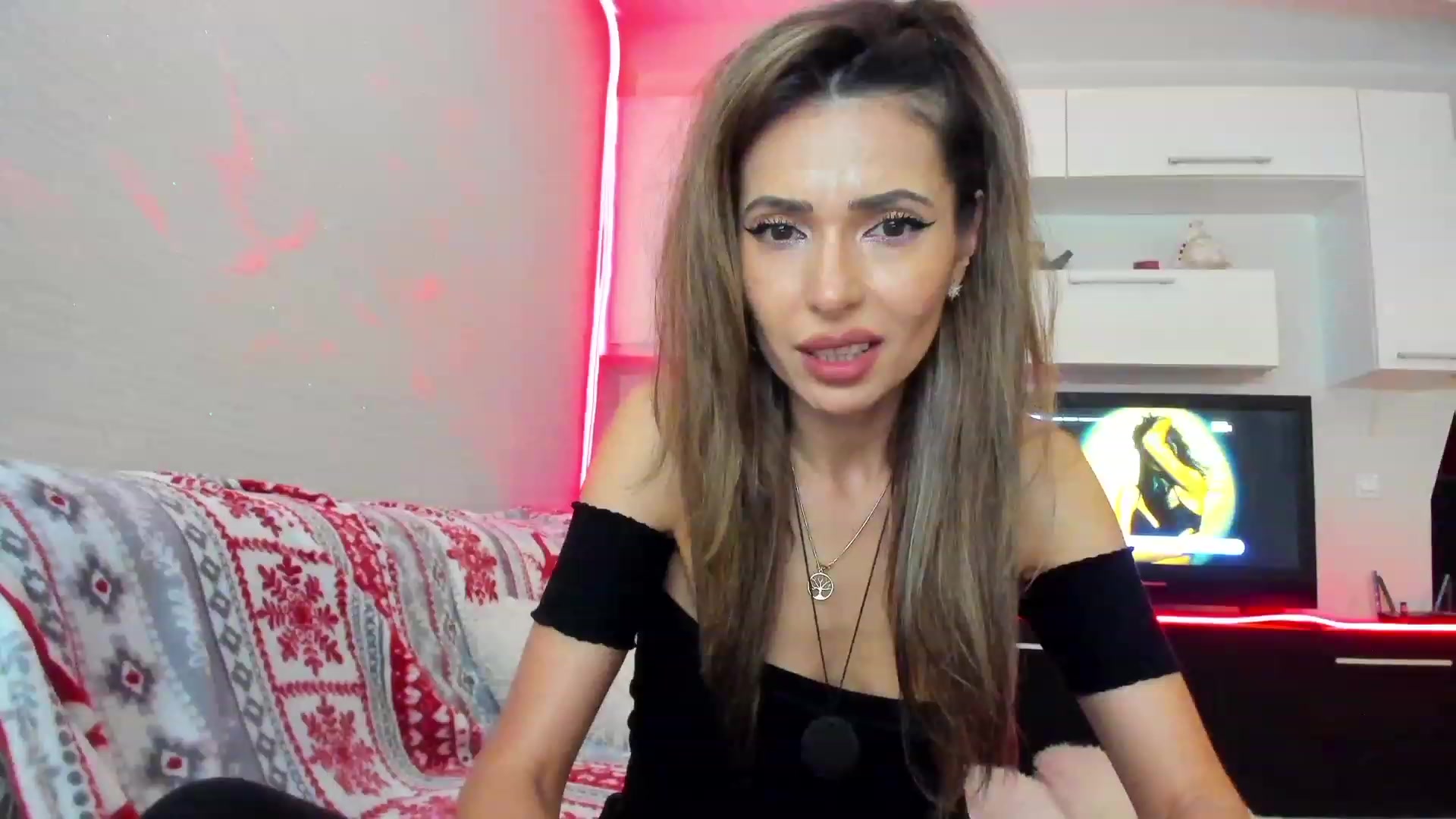 Gallery image thumbnail from SmileyTinaa's myfreecams stream on, 05/03/2023, 24:05 image 3 of 20