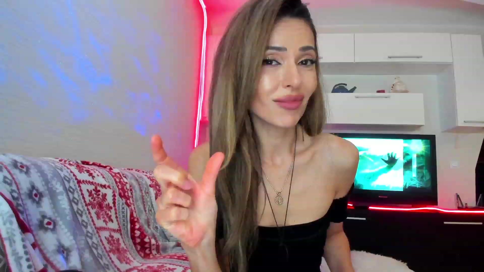 Gallery image thumbnail from SmileyTinaa's myfreecams stream on, 05/03/2023, 24:05 image 11 of 20