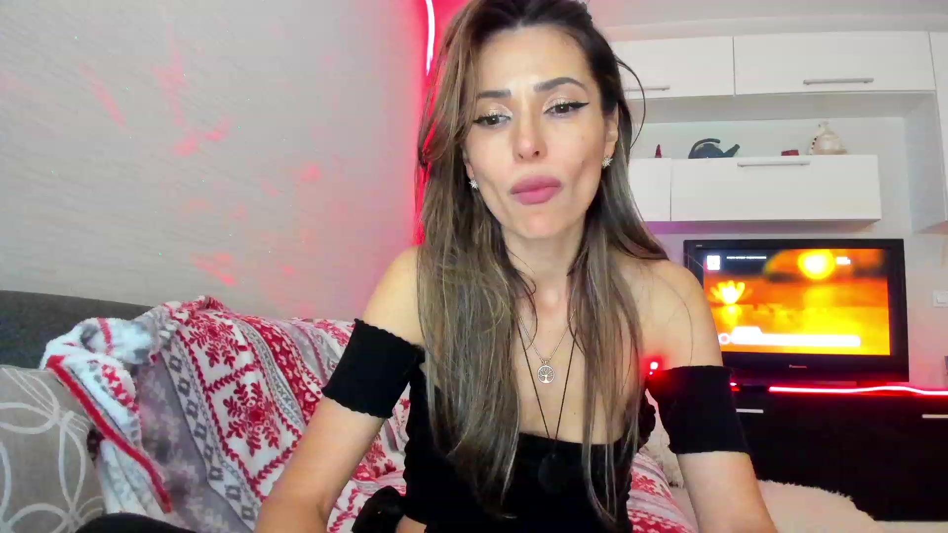 Gallery image thumbnail from SmileyTinaa's myfreecams stream on, 05/03/2023, 03:56 image 18 of 20
