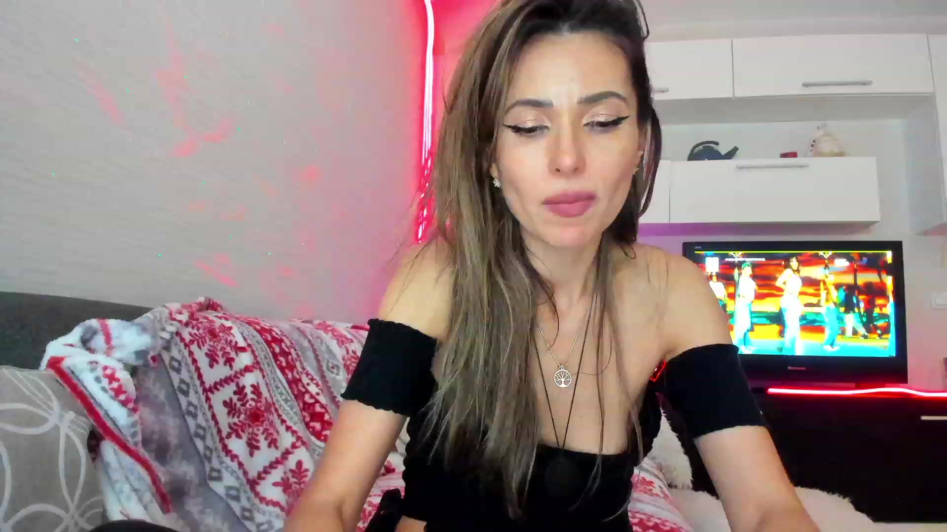 Gallery image thumbnail from SmileyTinaa's myfreecams stream on, 05/03/2023, 03:56 image 19 of 20