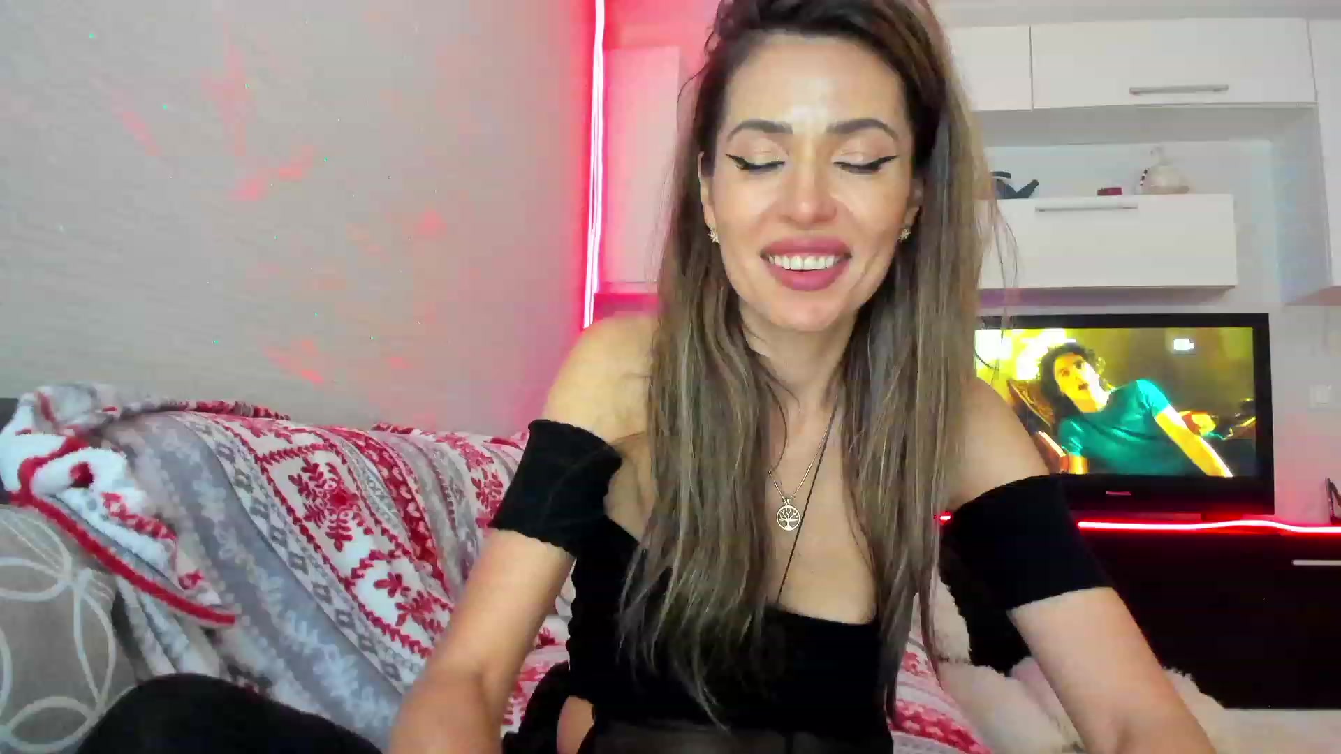 Gallery image thumbnail from SmileyTinaa's myfreecams stream on, 05/03/2023, 03:56 image 8 of 20