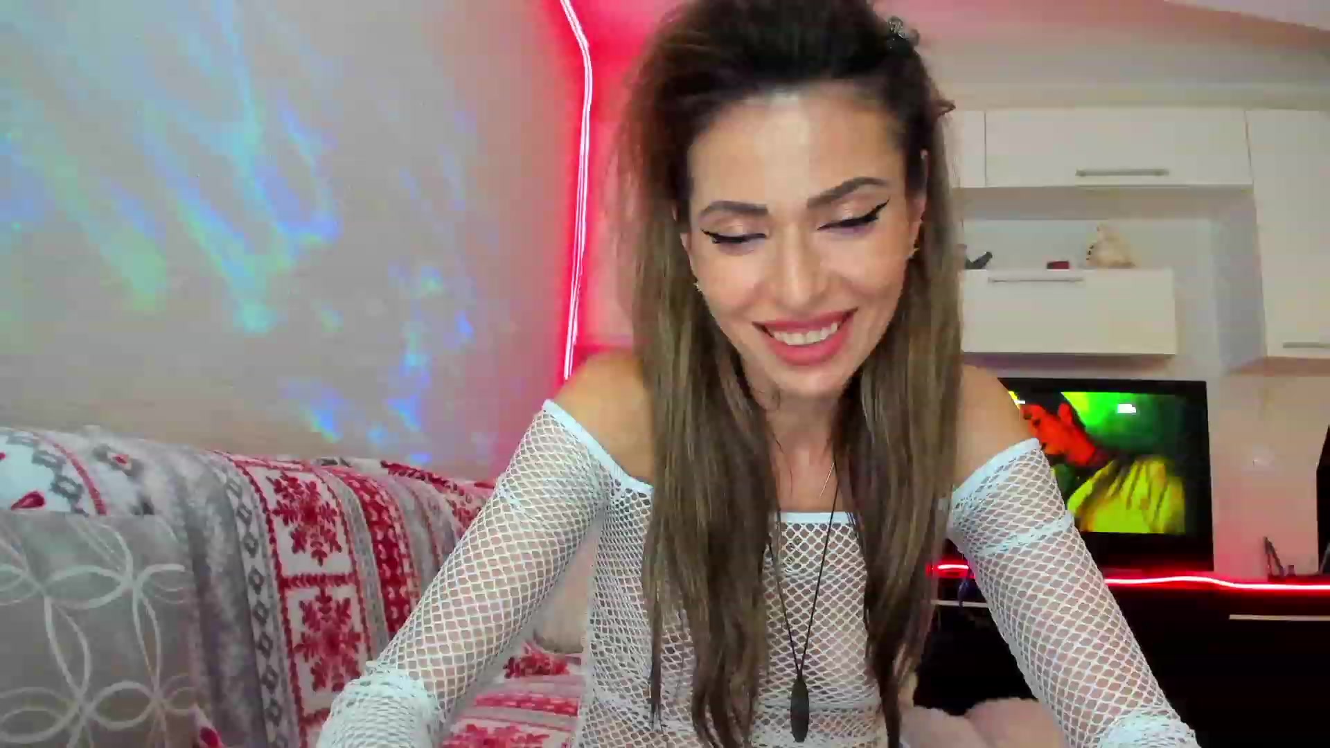 Gallery image thumbnail from SmileyTinaa's myfreecams stream on, 05/03/2023, 22:10 image 14 of 20