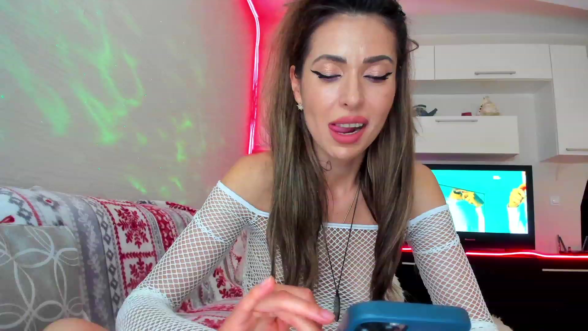 Gallery image thumbnail from SmileyTinaa's myfreecams stream on, 05/03/2023, 22:10 image 18 of 20
