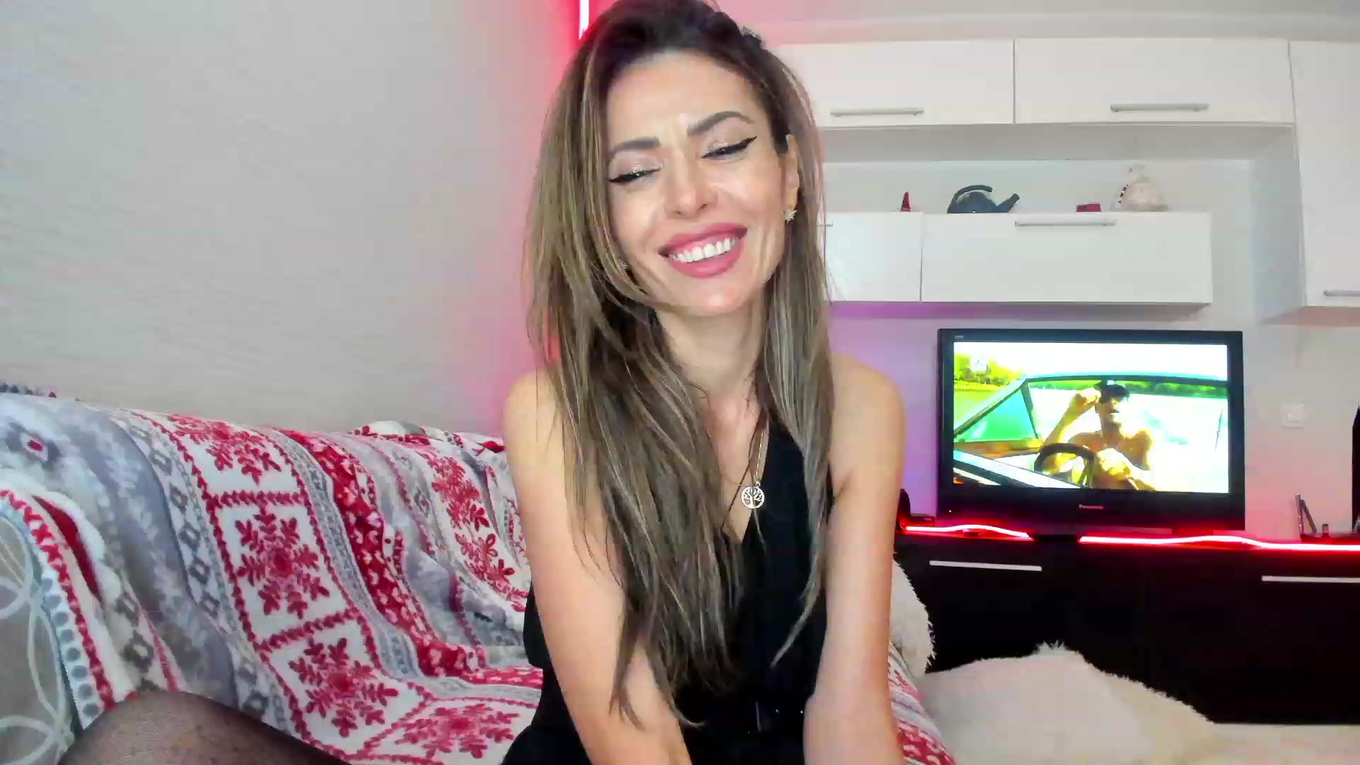 Gallery image thumbnail from SmileyTinaa's myfreecams stream on, 05/04/2023, 05:09 image 9 of 20