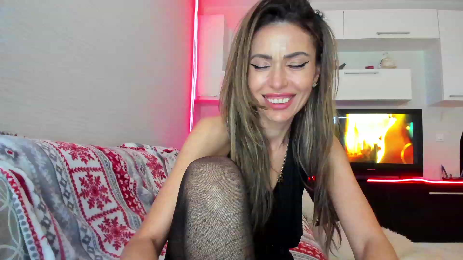 Gallery image thumbnail from SmileyTinaa's myfreecams stream on, 05/04/2023, 05:09 image 12 of 20
