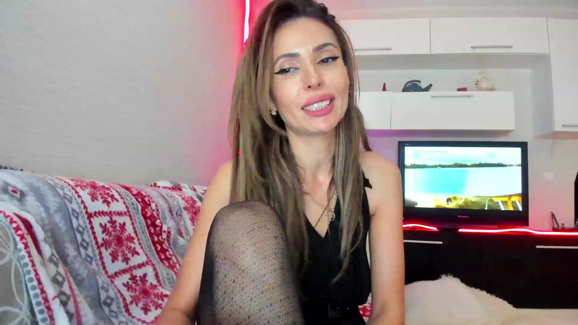 Gallery image thumbnail from SmileyTinaa's myfreecams stream on, 05/04/2023, 05:09 image 10 of 20