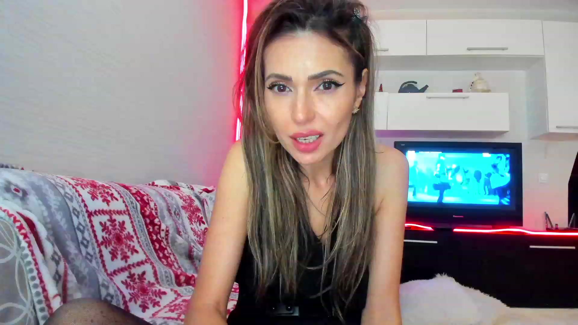 Gallery image thumbnail from SmileyTinaa's myfreecams stream on, 05/04/2023, 05:09 image 1 of 20