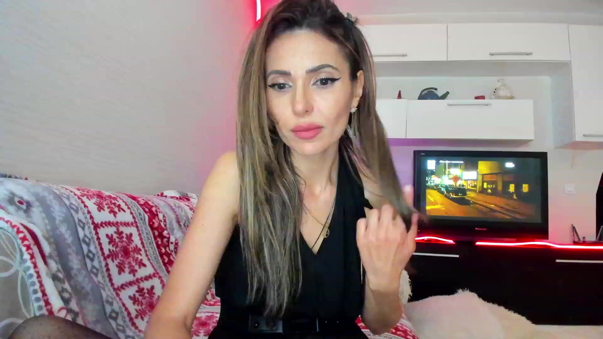 Gallery image thumbnail from SmileyTinaa's myfreecams stream on, 05/04/2023, 05:09 image 18 of 20