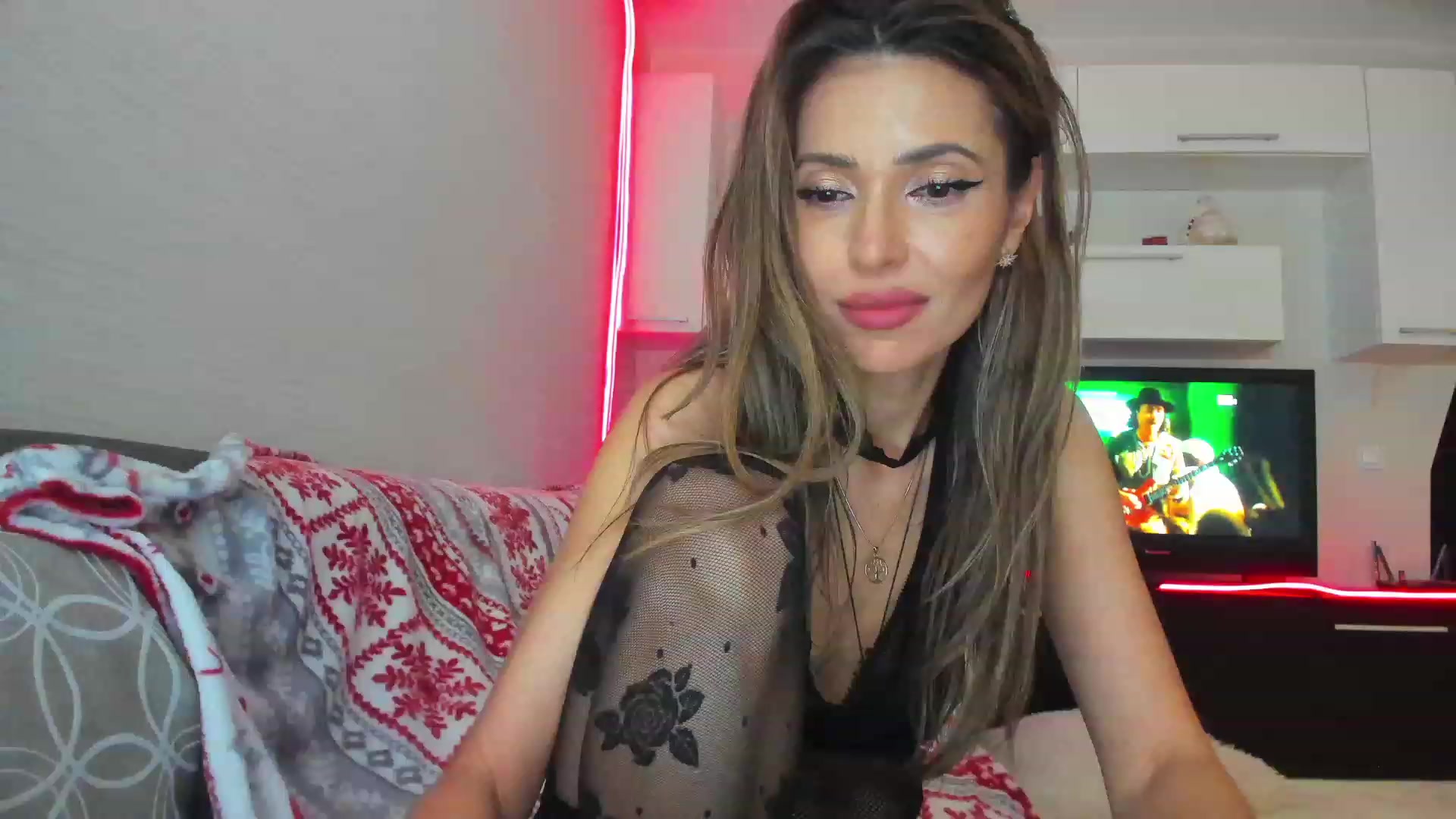 Gallery image thumbnail from SmileyTinaa's myfreecams stream on, 05/05/2023, 02:58 image 7 of 20