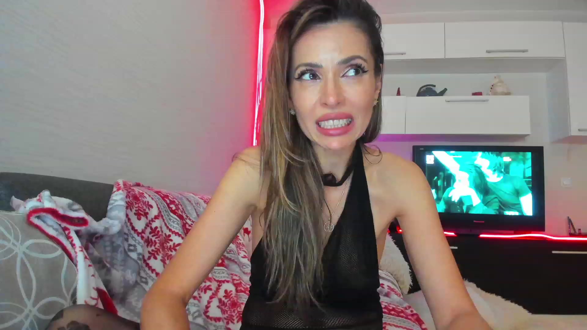 Gallery image thumbnail from SmileyTinaa's myfreecams stream on, 05/05/2023, 02:58 image 18 of 20