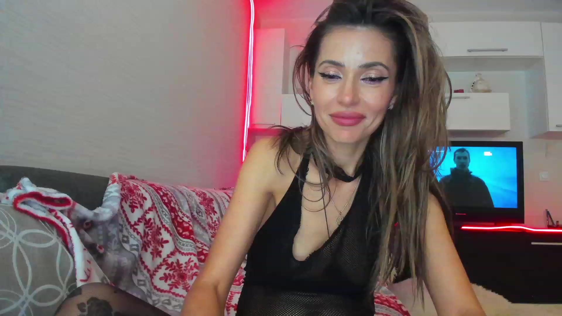 Gallery image thumbnail from SmileyTinaa's myfreecams stream on, 05/05/2023, 02:58 image 15 of 20