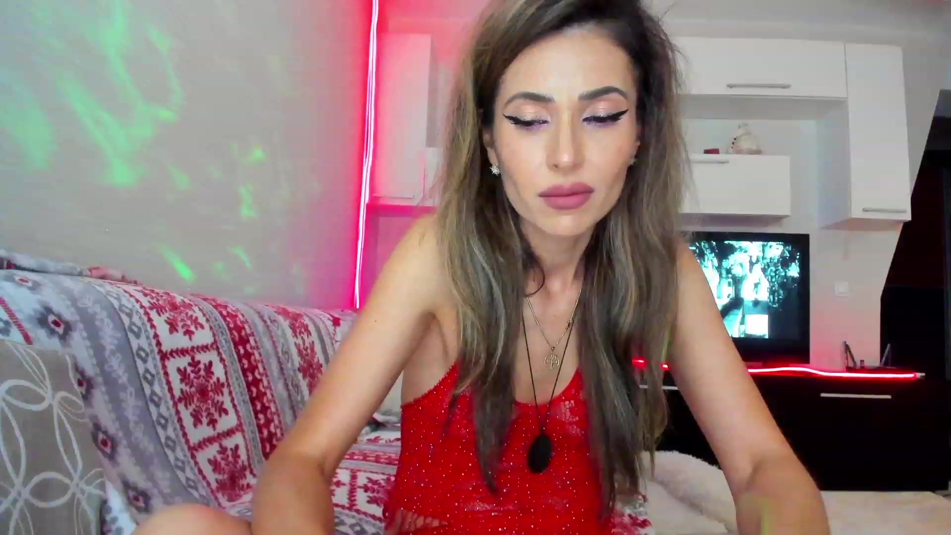 Gallery image thumbnail from SmileyTinaa's myfreecams stream on, 05/05/2023, 22:34 image 1 of 20