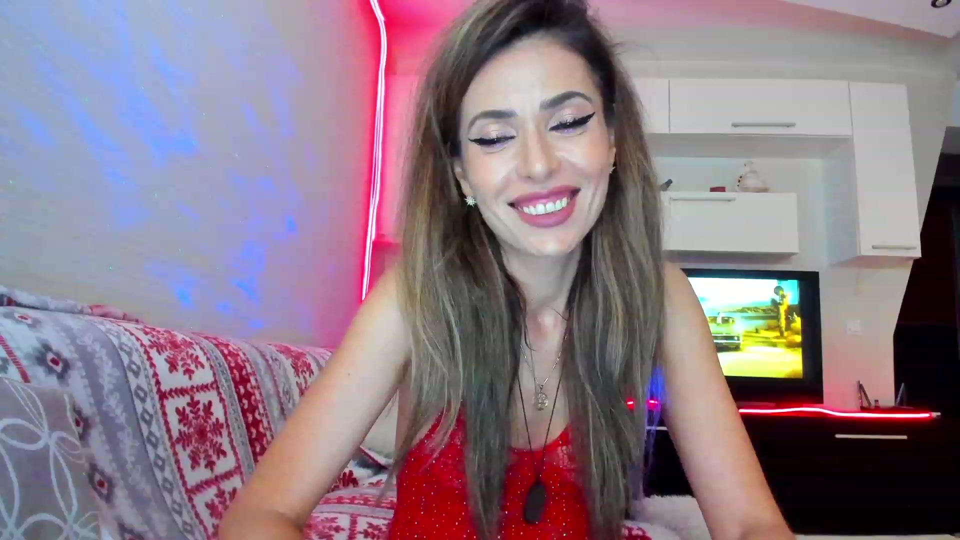 Gallery image thumbnail from SmileyTinaa's myfreecams stream on, 05/05/2023, 22:34 image 4 of 20