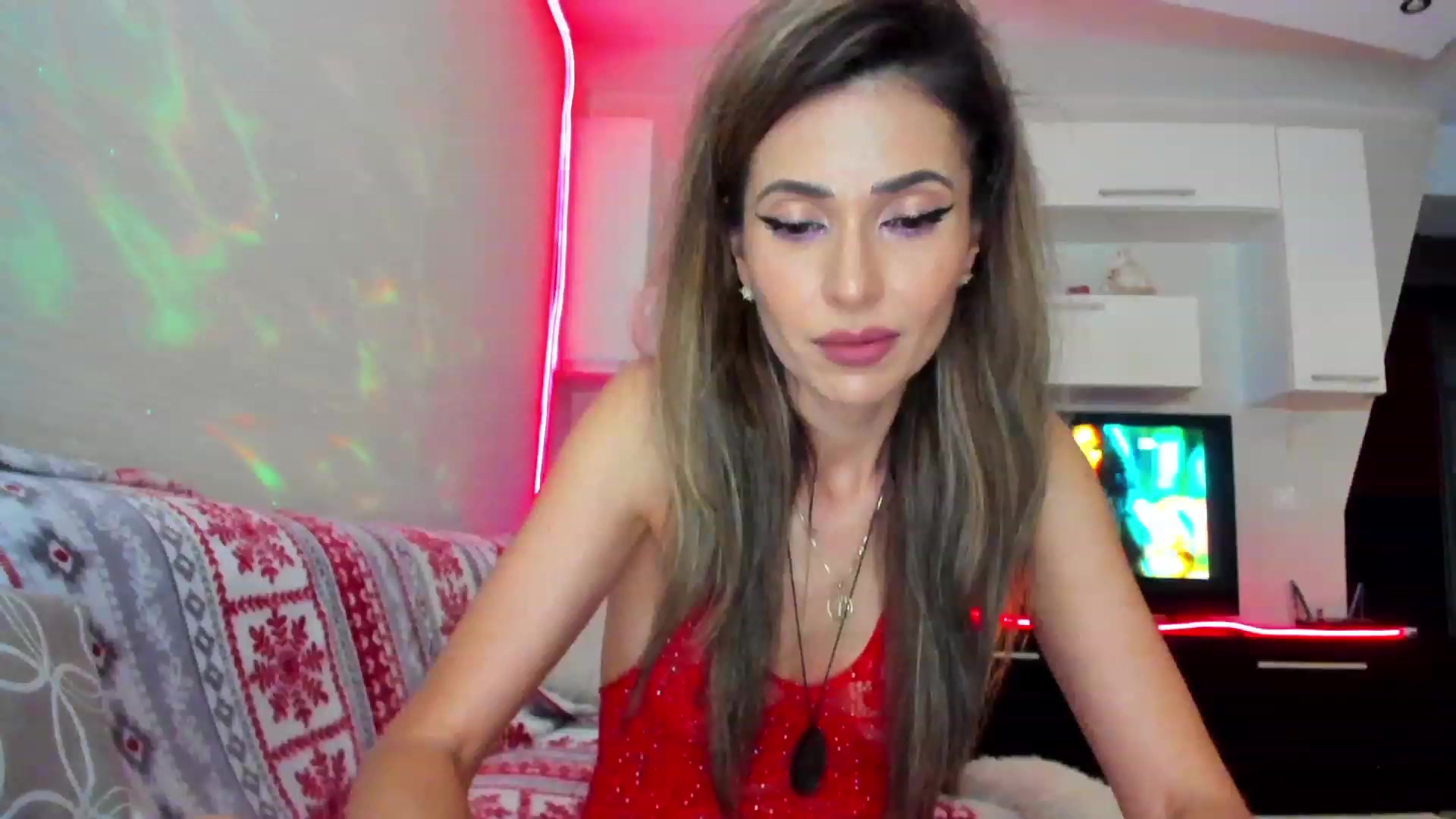 Gallery image thumbnail from SmileyTinaa's myfreecams stream on, 05/05/2023, 22:34 image 3 of 20