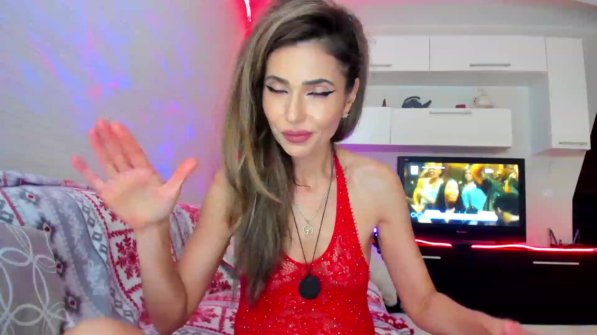 Gallery image thumbnail from SmileyTinaa's myfreecams stream on, 05/05/2023, 22:34 image 15 of 20