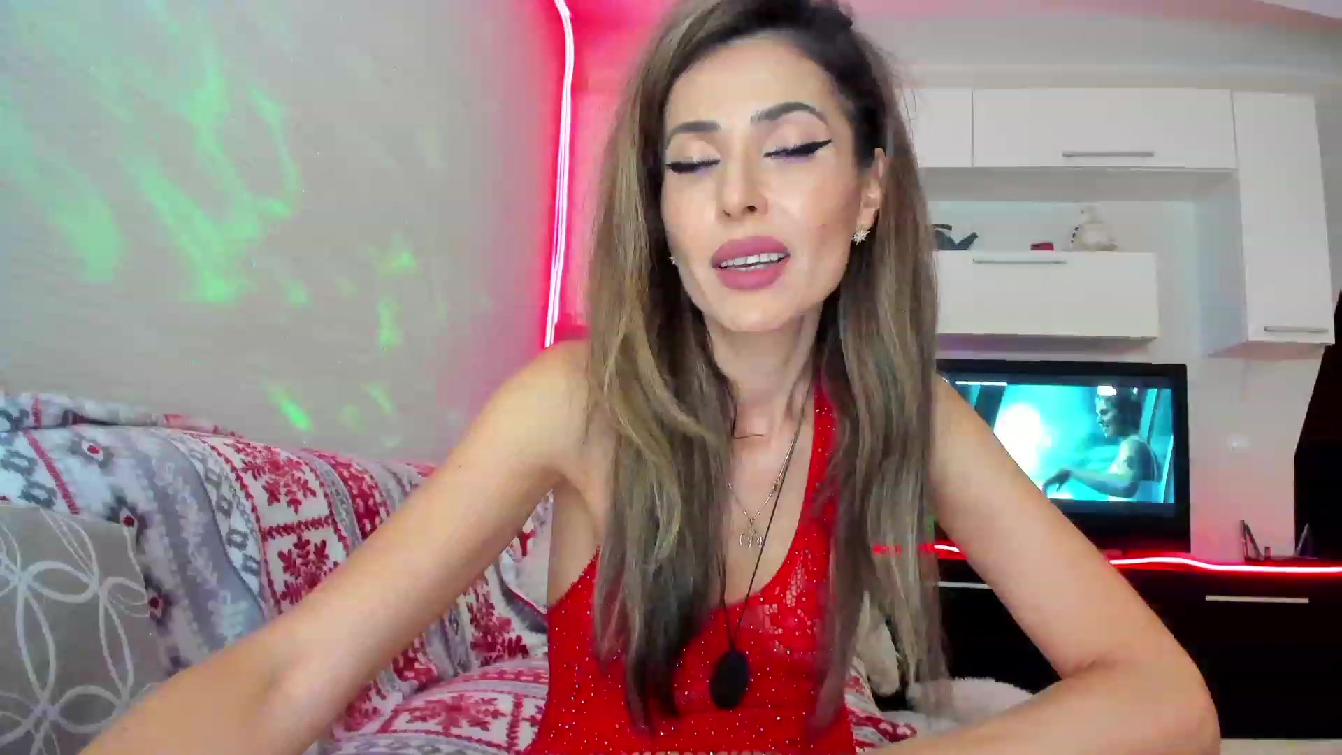 Gallery image thumbnail from SmileyTinaa's myfreecams stream on, 05/05/2023, 22:34 image 18 of 20