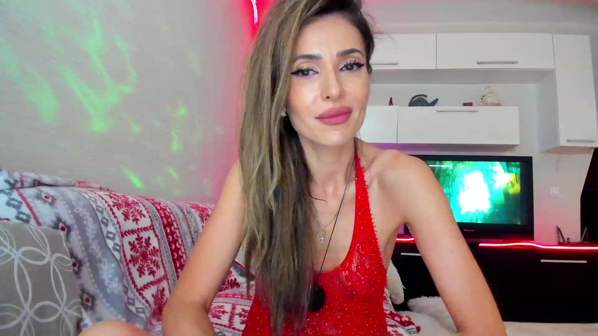 Gallery image thumbnail from SmileyTinaa's myfreecams stream on, 05/05/2023, 22:34 image 14 of 20