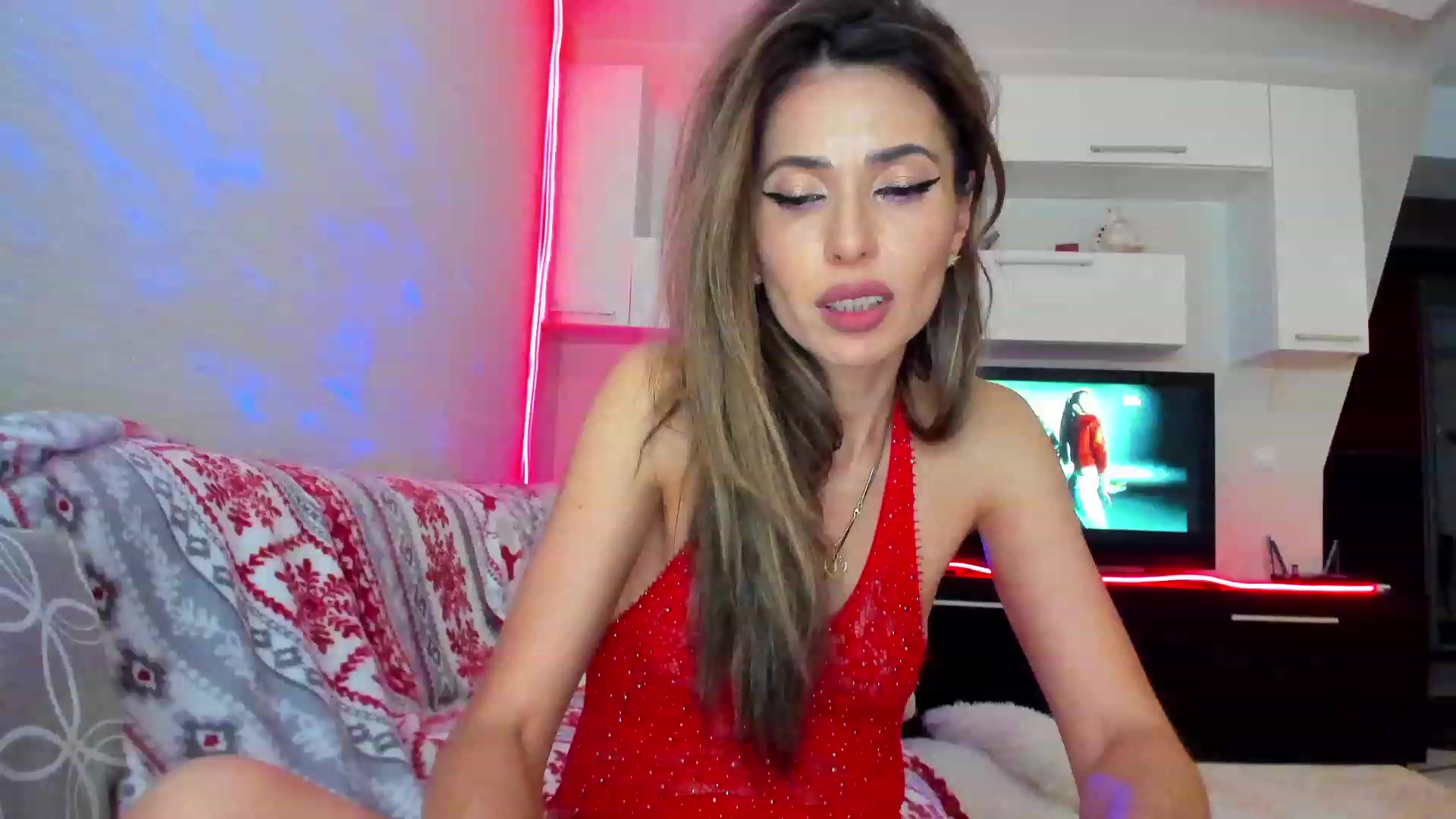 Gallery image thumbnail from SmileyTinaa's myfreecams stream on, 05/06/2023, 24:05 image 9 of 20