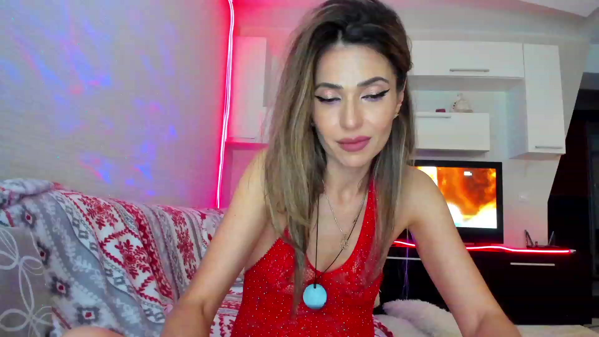 Gallery image thumbnail from SmileyTinaa's myfreecams stream on, 05/06/2023, 24:05 image 7 of 20