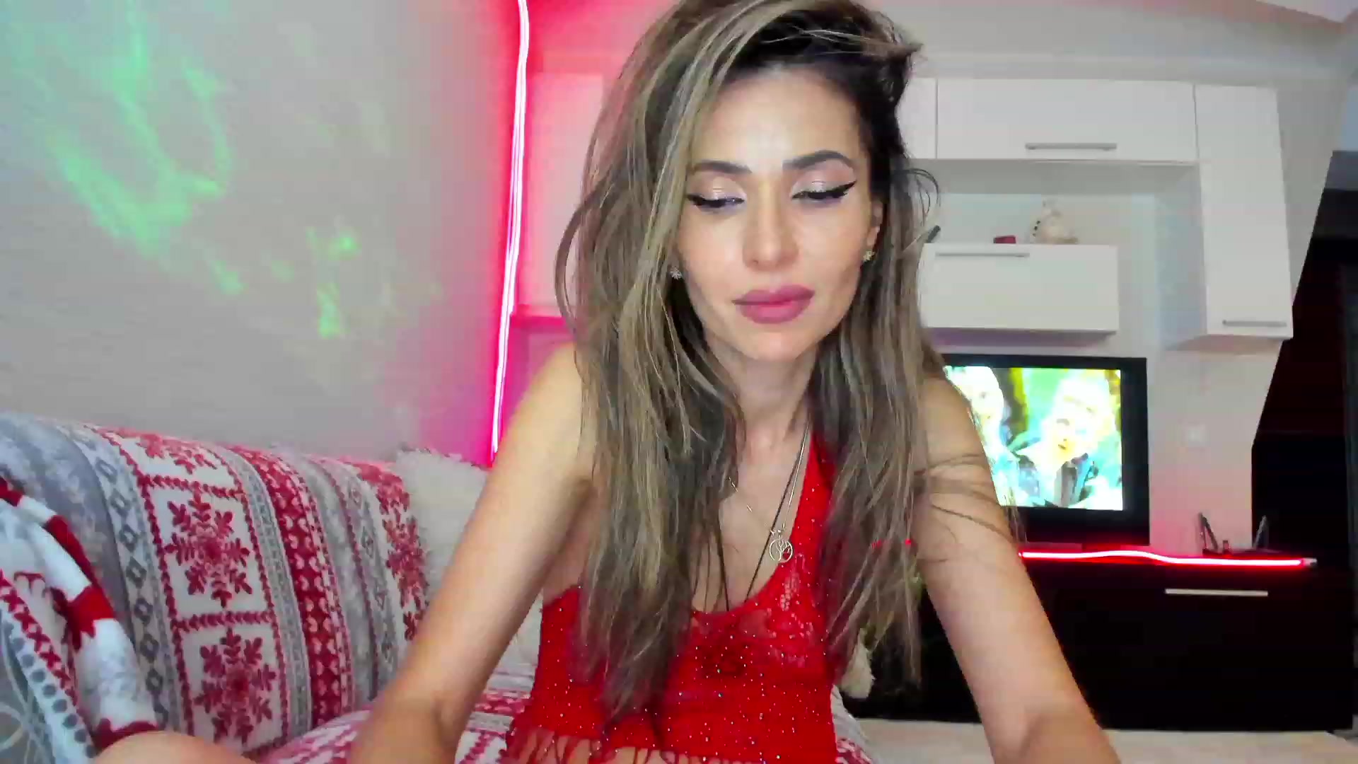 Gallery image thumbnail from SmileyTinaa's myfreecams stream on, 05/06/2023, 04:59 image 6 of 20