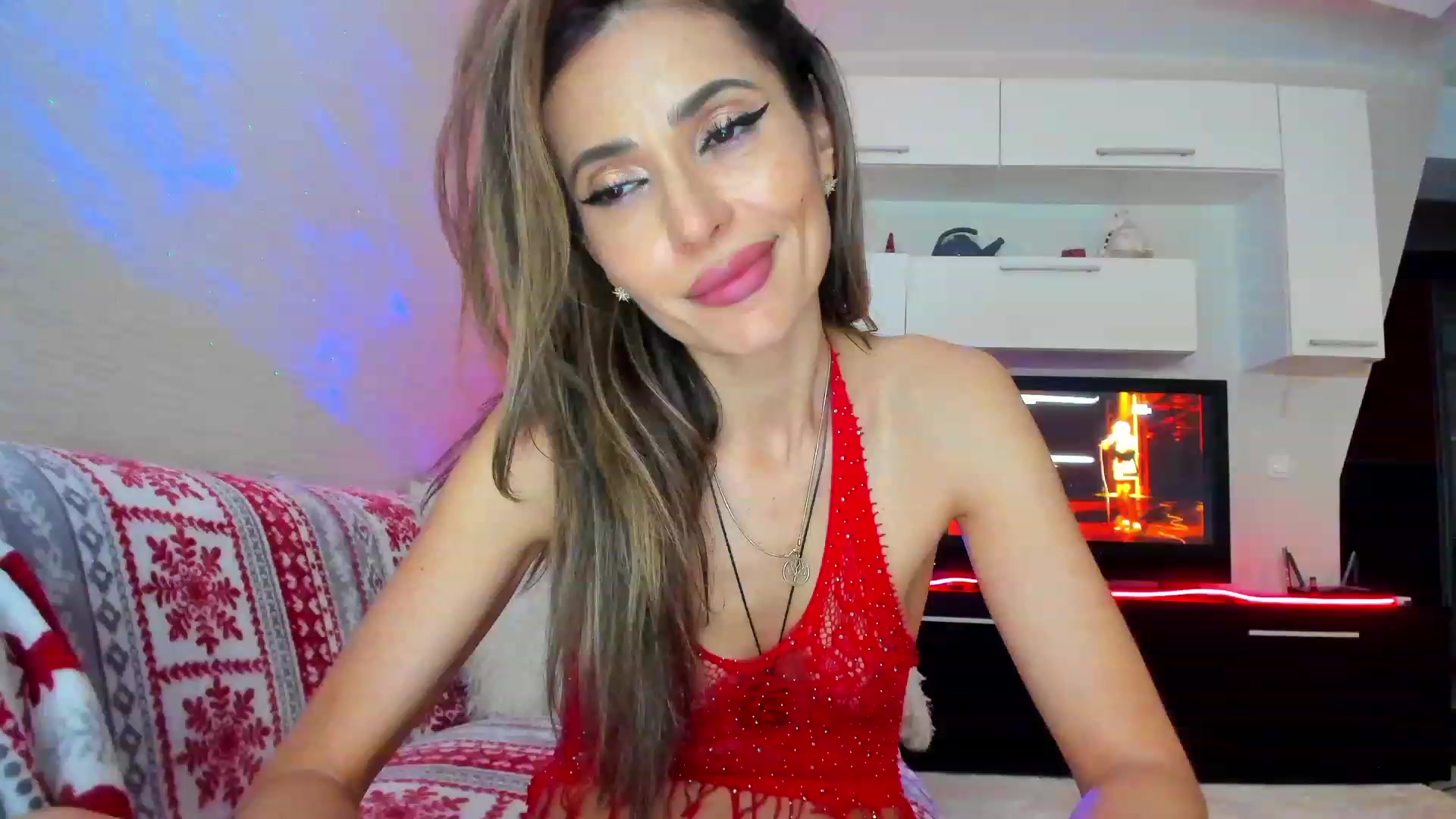 Gallery image thumbnail from SmileyTinaa's myfreecams stream on, 05/06/2023, 04:59 image 3 of 20