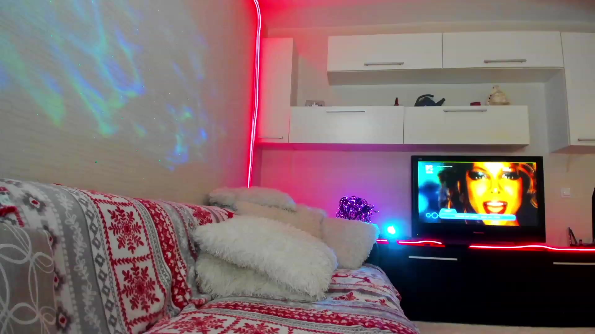 Gallery image thumbnail from SmileyTinaa's myfreecams stream on, 05/08/2023, 22:32 image 17 of 20