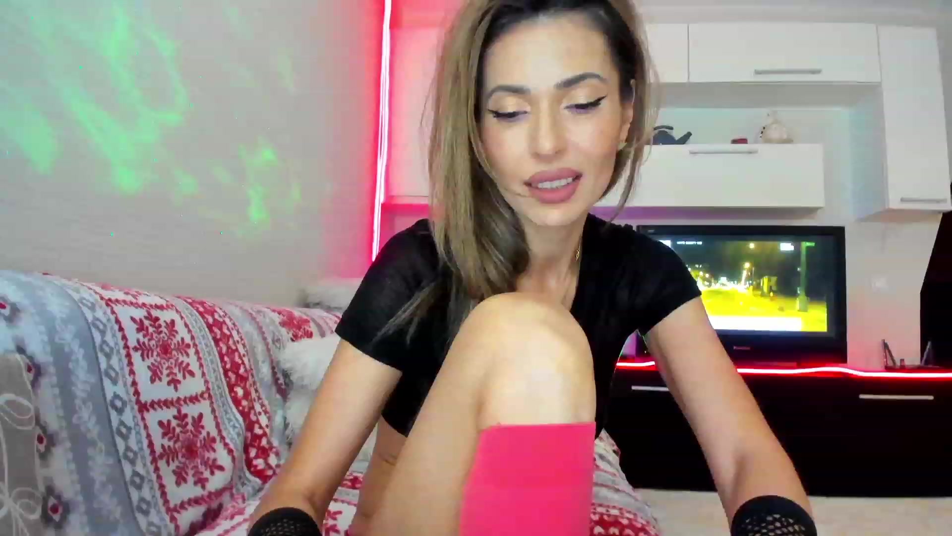 Gallery image thumbnail from SmileyTinaa's myfreecams stream on, 05/08/2023, 22:32 image 4 of 20