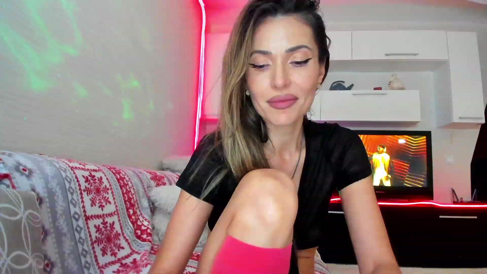 Gallery image thumbnail from SmileyTinaa's myfreecams stream on, 05/09/2023, 04:46 image 12 of 20