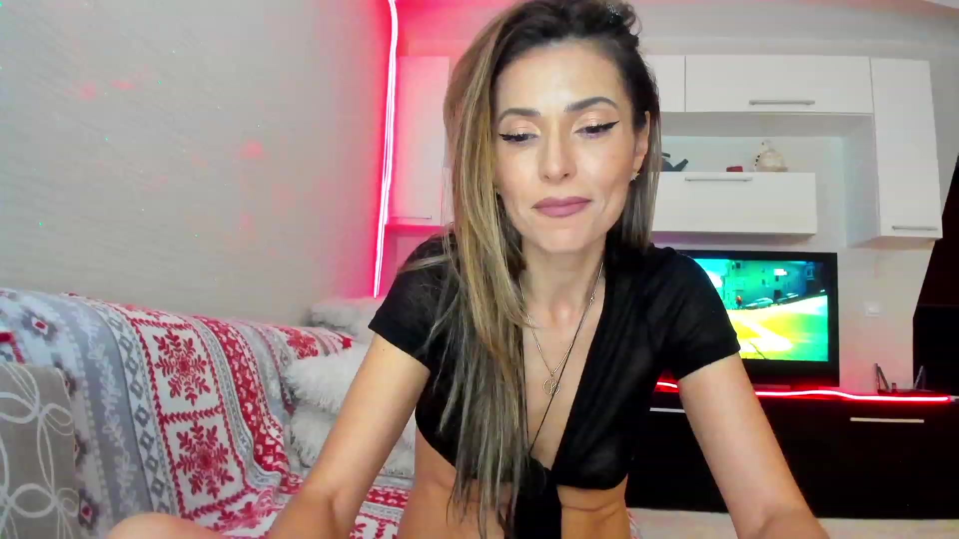 Gallery image thumbnail from SmileyTinaa's myfreecams stream on, 05/09/2023, 04:46 image 2 of 20