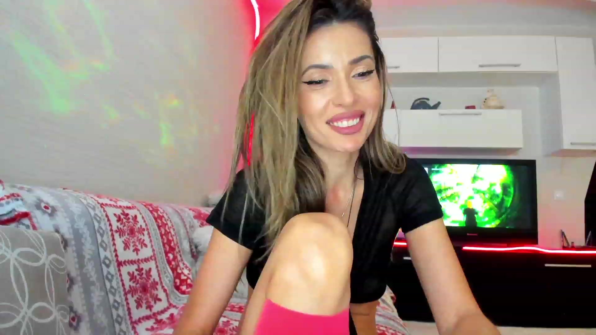 Gallery image thumbnail from SmileyTinaa's myfreecams stream on, 05/09/2023, 04:46 image 7 of 20